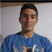 Profesor hiperactivo para estudiantes de primaria y secundaria
